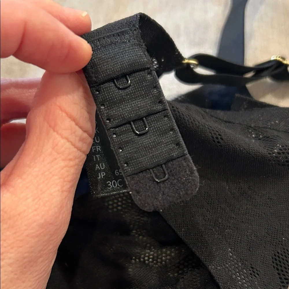 Natori Black and Light Pink Lace Bras 30C NWT - Picture 8 of 10